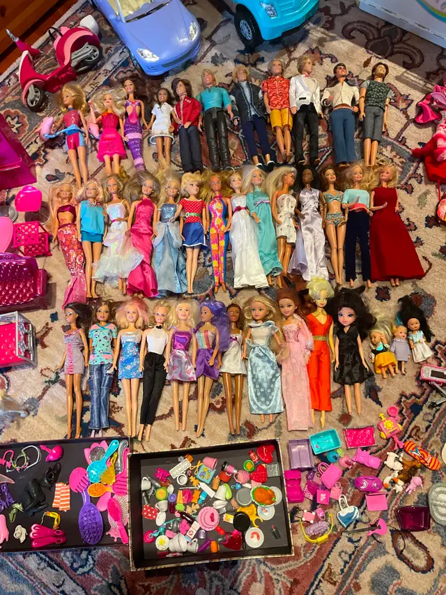 Huge lot of Barbie stuff - Photo 3