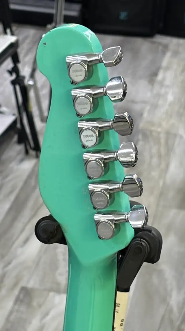 Yamaha Electric Guitar - Photo 6