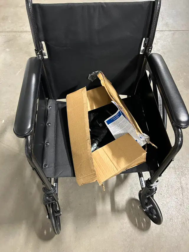 Portable folding heavy duty wheelchair