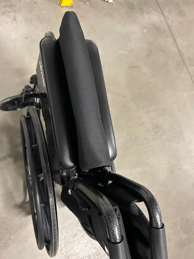 Portable folding heavy duty wheelchair - Photo 5