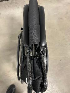 Portable folding heavy duty wheelchair - Photo 6