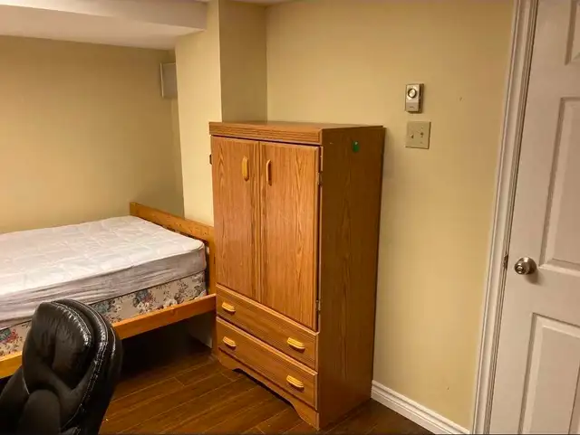 Large Furnished Bedroom Apartment $620 - Photo 3