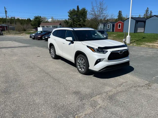 2021 Toyota Highlander Limited AWD - Photo 2