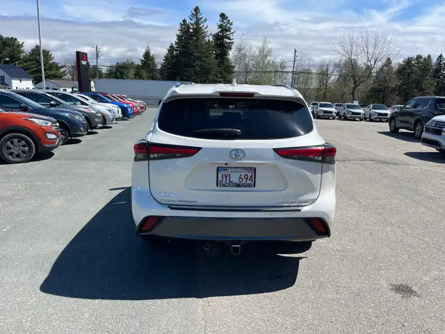 2021 Toyota Highlander Limited AWD - Photo 3