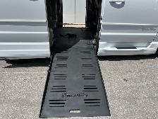 2016 Dodge Grand Caravan SXT-WHEELCHAIR VAN-POWER RAMP-SWIVEL SE - Photo 3