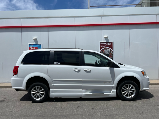 2016 Dodge Grand Caravan SXT-WHEELCHAIR VAN-POWER RAMP-SWIVEL SE - Photo 11