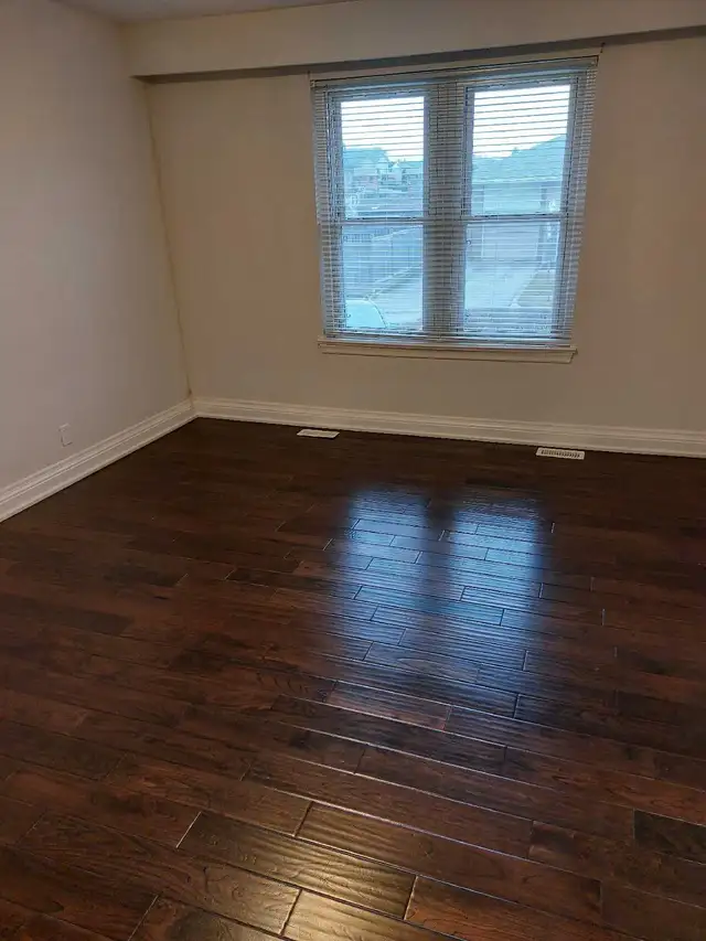 Gorgeous 3 bedroom MAIN FLOOR House - Photo 9