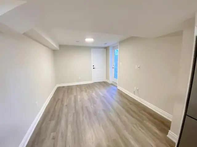 Basement for lease - Photo 8