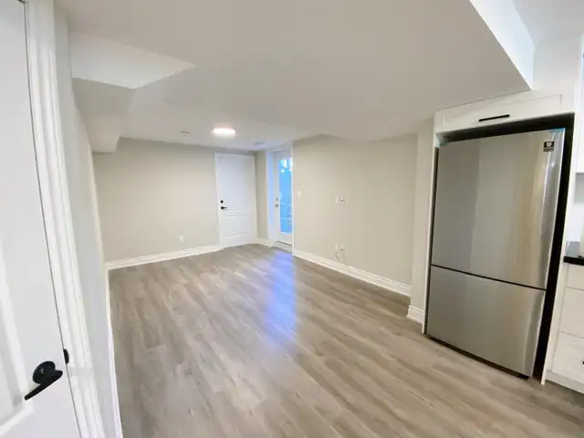 Basement for lease - Photo 9