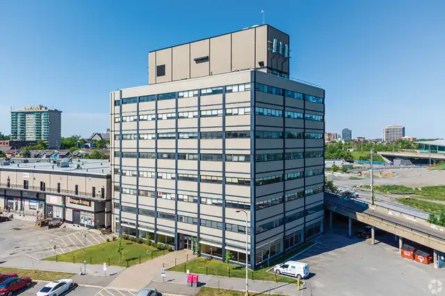 250 City Centre Ave | Compact Office Space for Lease 676 sq ft - Photo 8