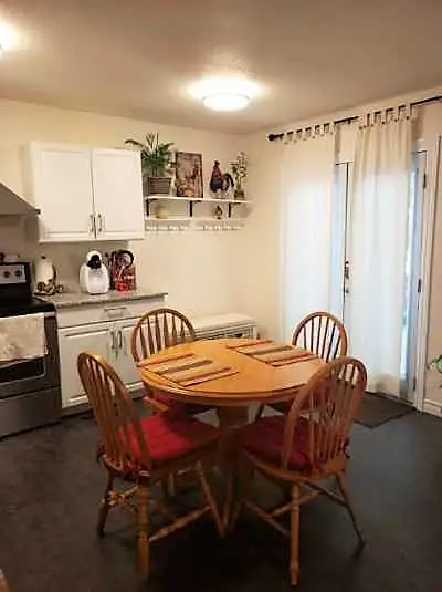 Charming 1 Bed   Den, East Barrie - Photo 4