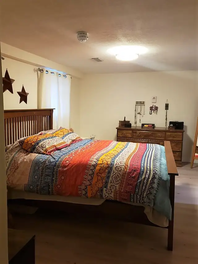 Charming 1 Bed   Den, East Barrie - Photo 12