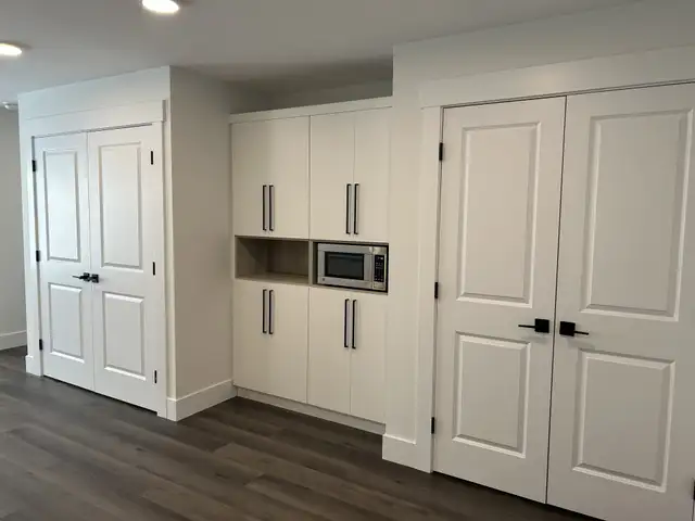 Avail June 1 | Next to UNB | WiFi & Water included | 312-55 - Photo 3