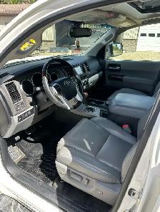 2015 Toyota Sequoia - Photo 7
