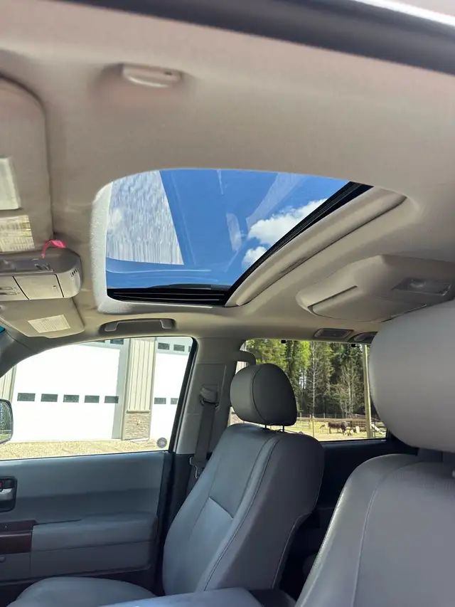 2015 Toyota Sequoia - Photo 10