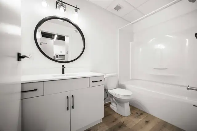 LUXURY 1 Bedroom Apartment! Available June 1st! - Photo 5