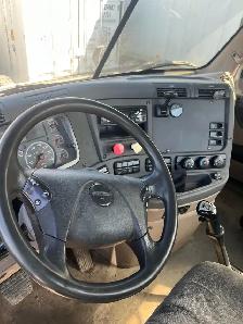 Frieghtliner Cascadia Day Cab 2013 - Photo 3