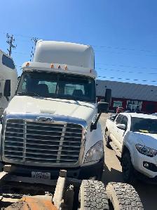 Frieghtliner Cascadia Day Cab 2013 - Photo 4