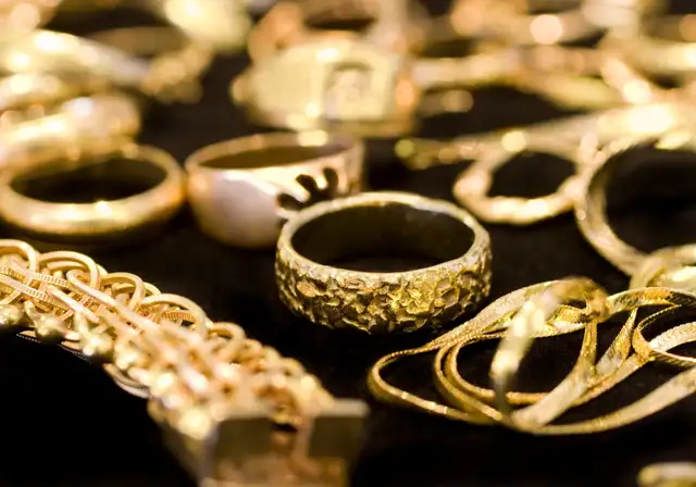 NEEED CASH ? WE BUY YOUR GOLD & COME TO YOU . CASH ON THE SPOT