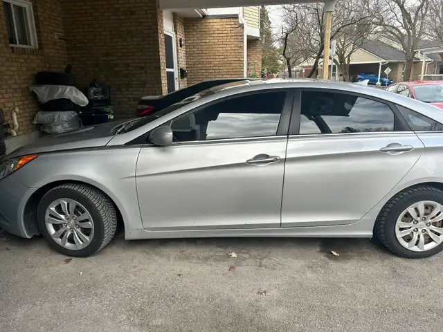 2012 Hyundai Sonata - Photo 2