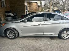 2012 Hyundai Sonata - Photo 2