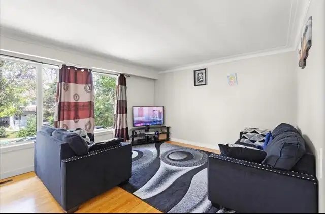 House For Rent - Photo 2