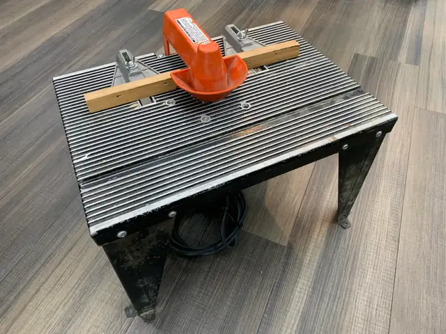 Black and Decker Router with Table
