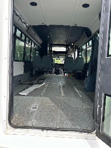 GMC Savana 4500 Sahara 2011 • Minibus adapté • 325 000 km - Photo 3