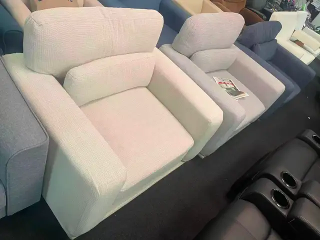 Brand New 40' Oversized Accent Chair/ Single Sofa $99 - Photo 8
