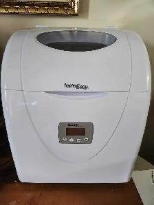 HEAVY-DUTY ICE MAKER MAKES 3 SIZES 33 POUNDS A DAY