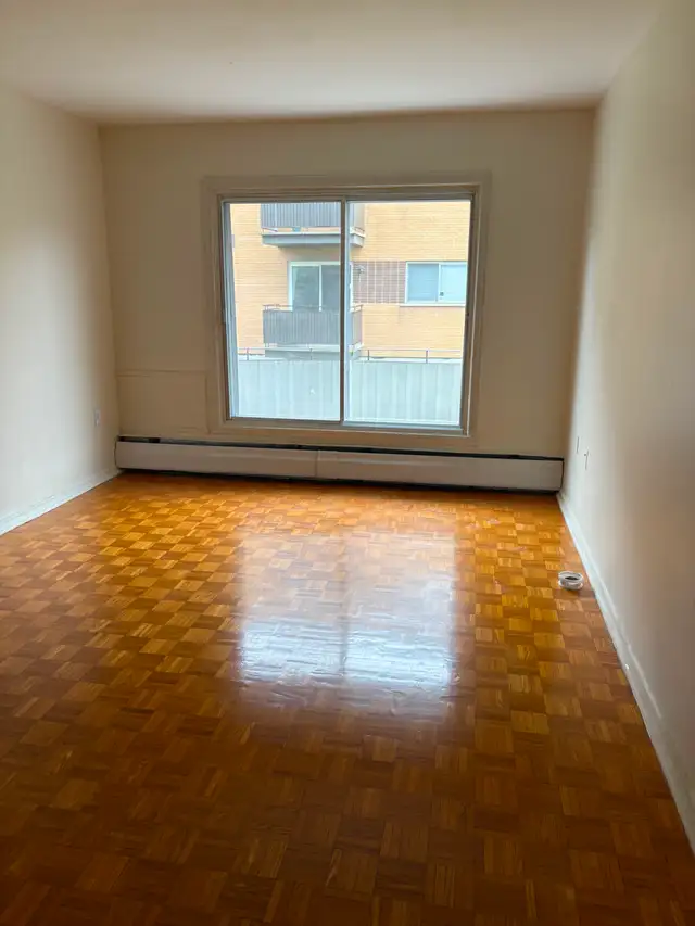3 1/2 rénové à Dorval - Photo 2