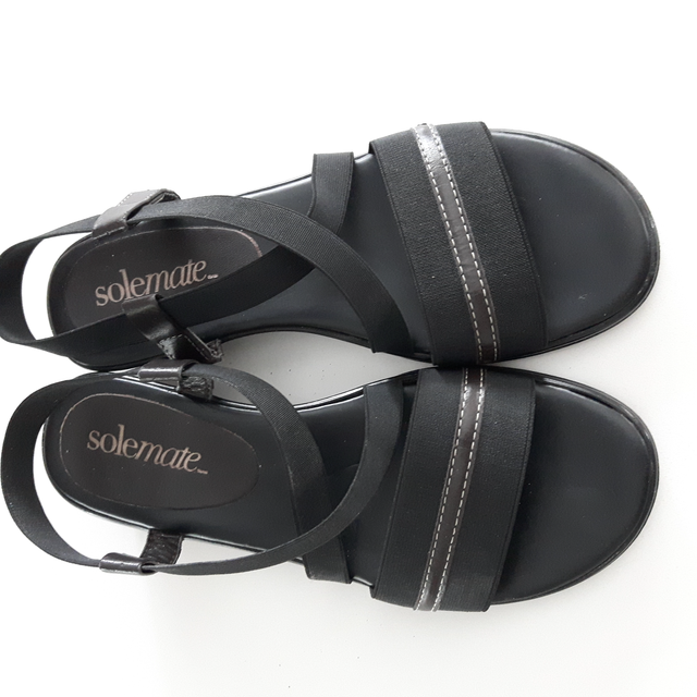 SANDALES NEUVES SOLEMATE GR 6 FEMME, TALONS 1.5'HAUT: $10.00 - Photo 2