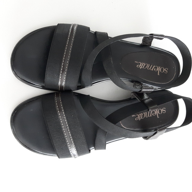 SANDALES NEUVES SOLEMATE GR 6 FEMME, TALONS 1.5'HAUT: $10.00 - Photo 3