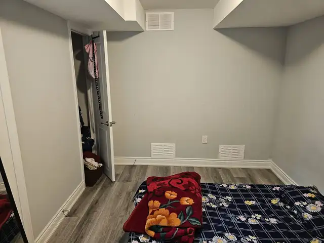 Room available for girl - Photo 4