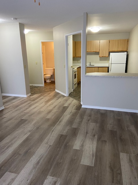 1-bed Apartment for Rent Adult Building - Photo 2
