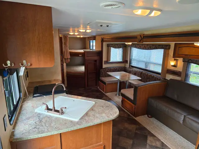 2014 Summerland Travel Trailer - Photo 6