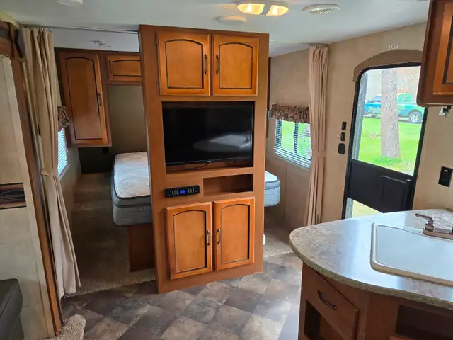 2014 Summerland Travel Trailer - Photo 7
