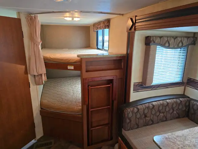 2014 Summerland Travel Trailer - Photo 9