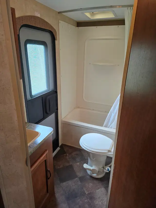 2014 Summerland Travel Trailer - Photo 10