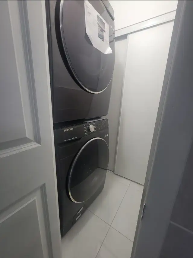 Vacant rooms downtown Toronto for movein start ASAP/June/July - Photo 9