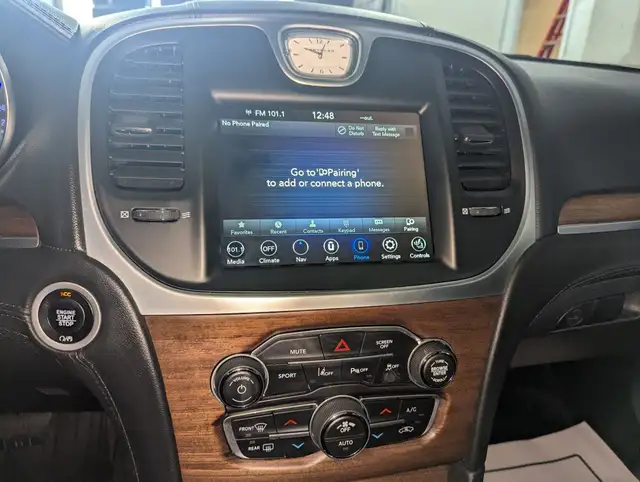 2019 Chrysler 300 300C PLATINUM EDITION WITH NAVIGATION! - Photo 12