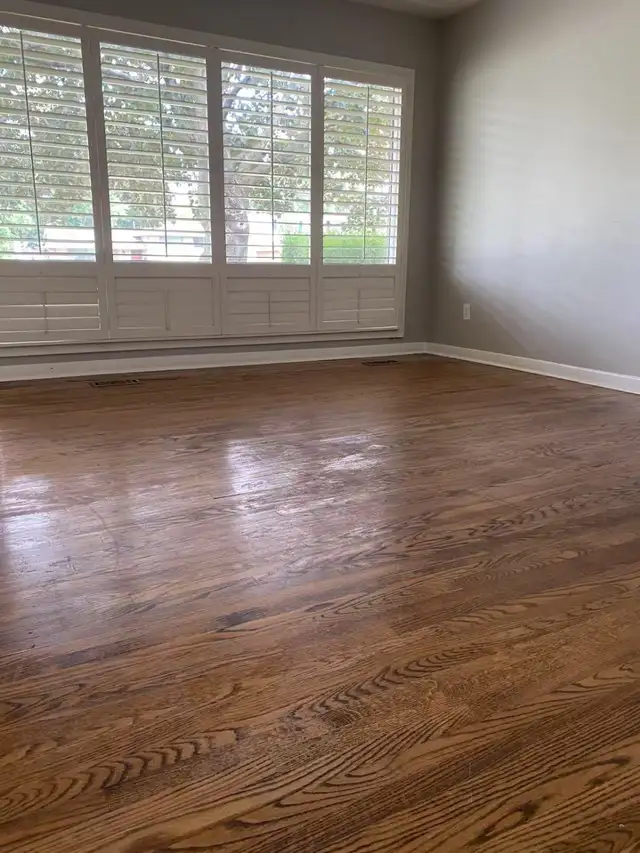 Three Rooms First Floor Unit for Rent in Burlington - Photo 2