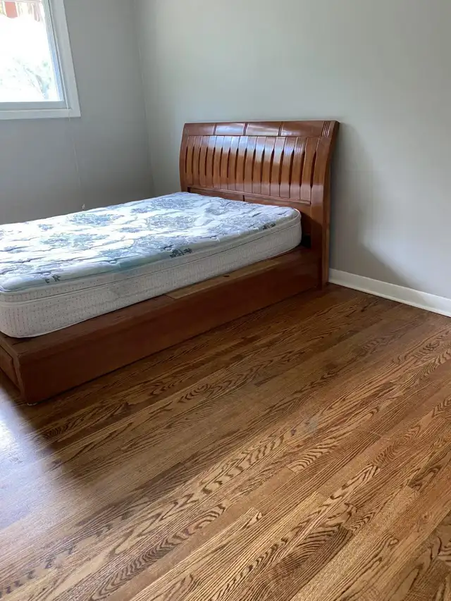 Three Rooms First Floor Unit for Rent in Burlington - Photo 5