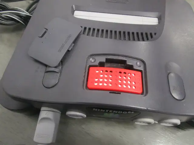Nintendo 64 Bundle - Photo 3