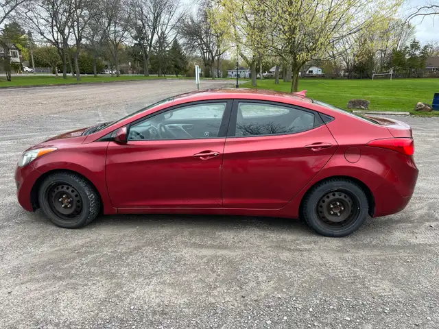 2013 Hyundai Elantra 140,000 km Certified - Photo 2