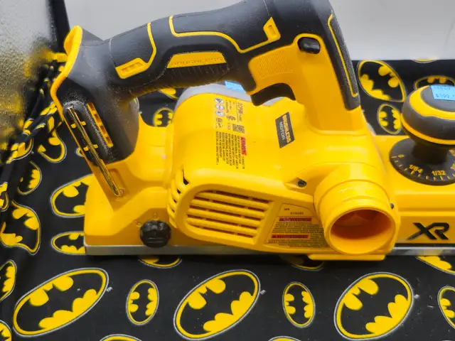 DeWalt DCP580 Cordless Brushless Planer (#18849-2) - Photo 3