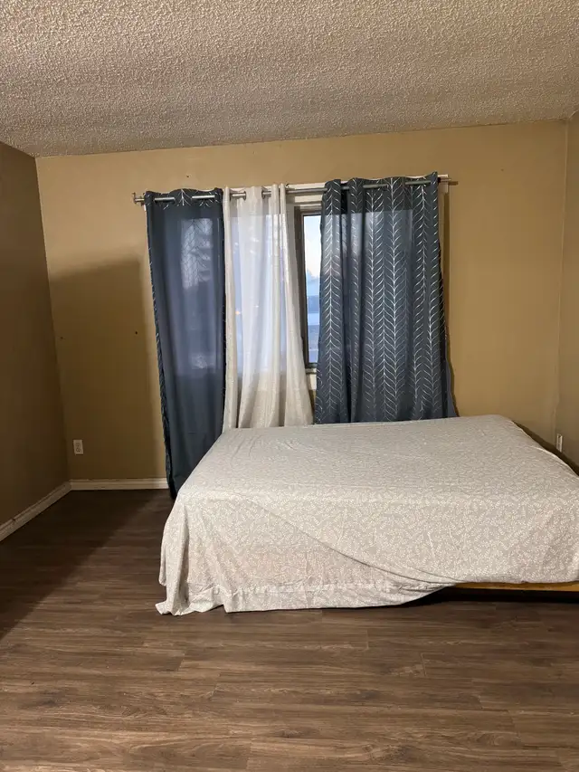 Furnished room $550 Monthly(confederation dr) utilities included - Photo 2