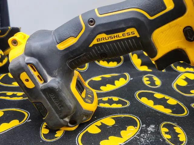 DeWalt DCD999 1/2 Brushless Cordless Hammer Drill (#18865-2) - Photo 2