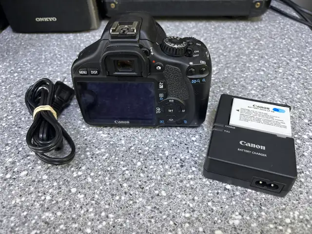 Canon T2I 18MP DSLR 18-55MM Lens - Photo 2