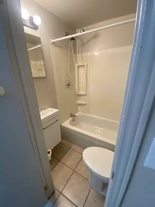 Bachelor Apartment in Durand Neighbourhood - Photo 5